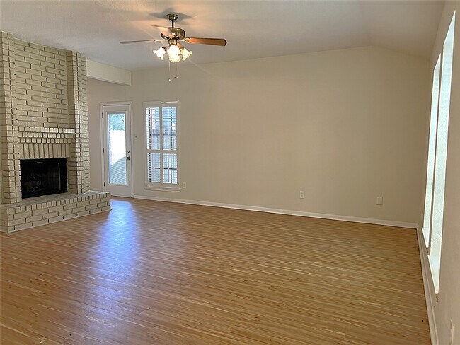 Photo - 3307 Golden Willow Dr