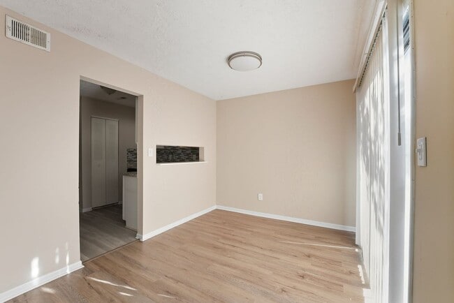 Photo - 293 Country Club Dr