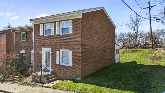 Photo - 1658 Foxhaven Dr