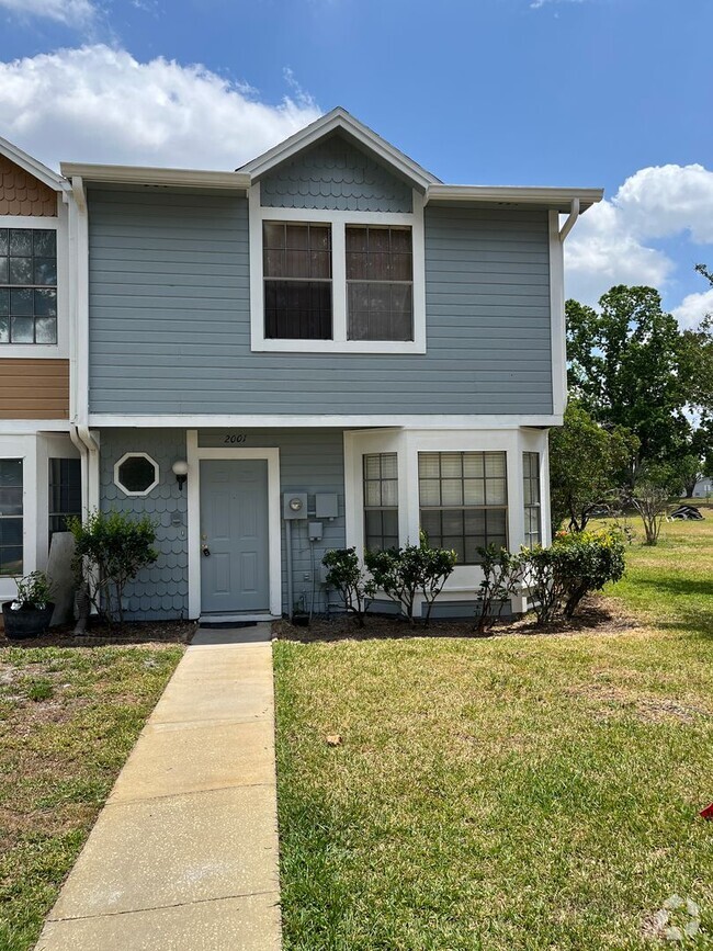Building Photo - 2/2.5 corner unit Townhouse in Whisper Lake