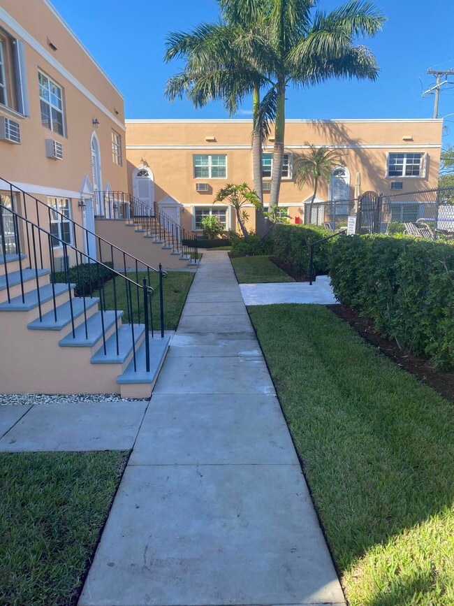 Building Photo - 101 S Golfview Rd Unit 5