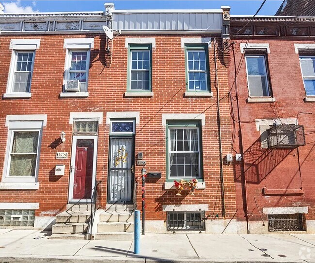 Building Photo - 1905 Waterloo St Rental