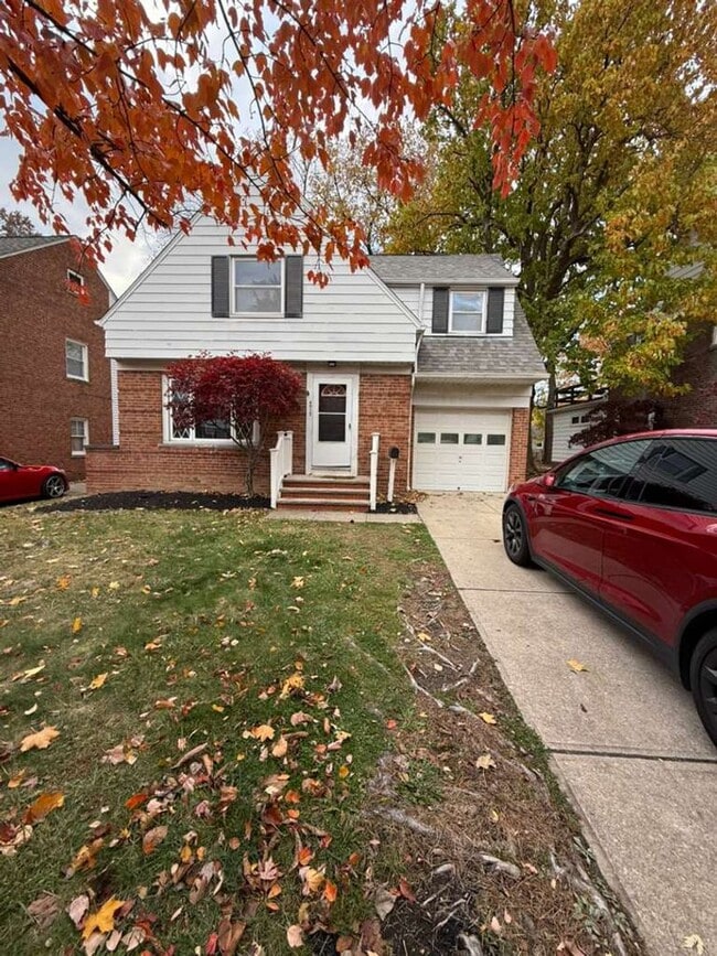 Photo - Updated 3-Bedroom Home in Lyndhurst Schools | Yard + Garage