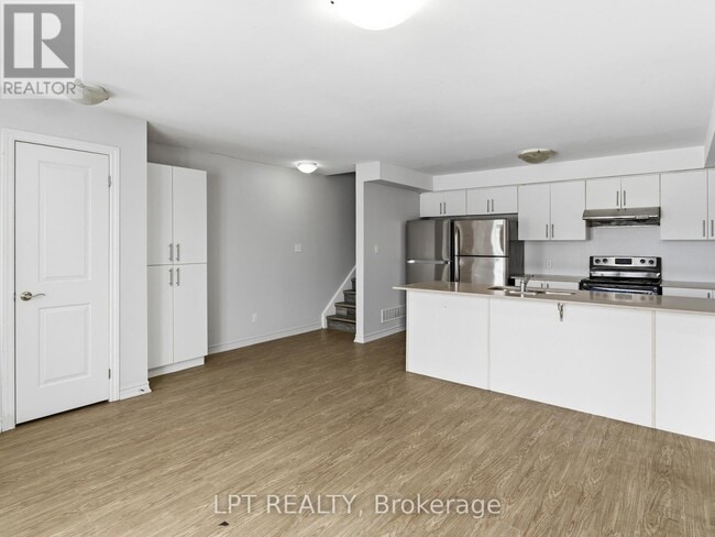 Photo - 244 Penetanguishene Rd