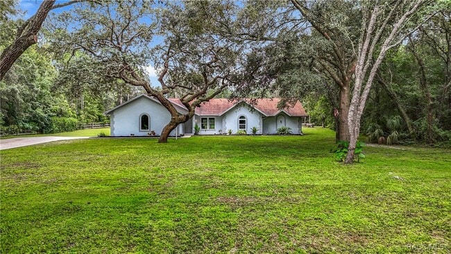 Photo - 884 W Massachusetts St