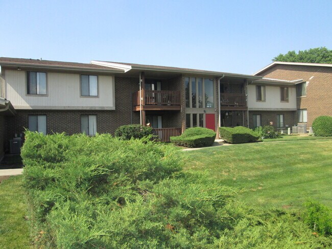Building Photo - 800 Brook Dr Unit 6