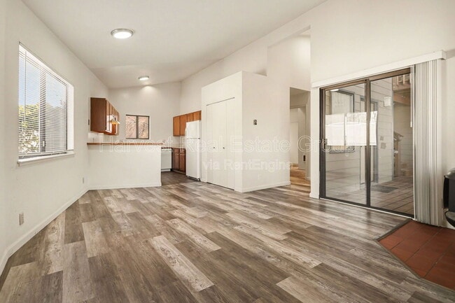 Photo - 2982 Park Blvd