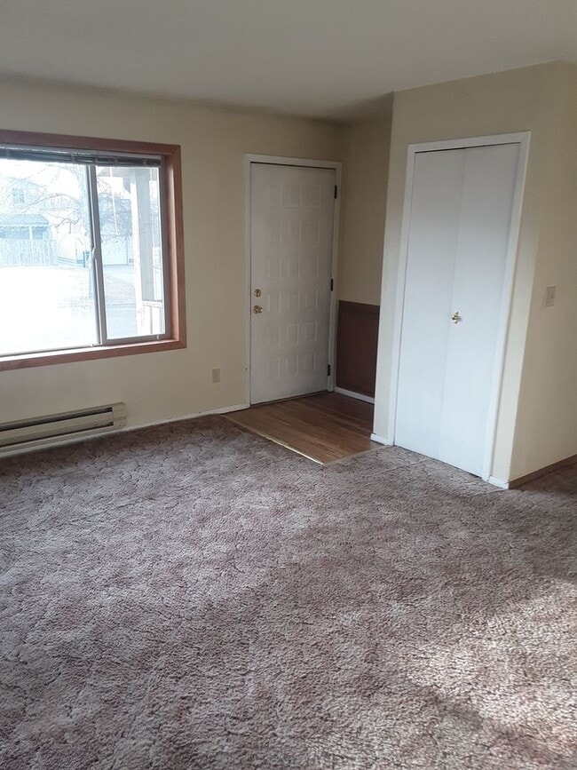 Building Photo - 6962 Winchester Dr Unit 6964 Rental