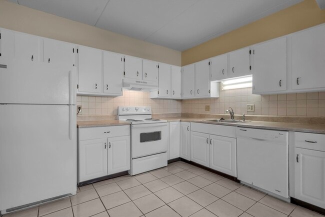 Photo - 80 N Warren St Unit 30