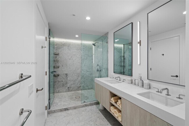 9221 E Bay Harbor Dr Unit 408