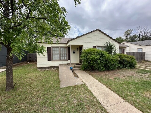 Photo - 3305 31st St