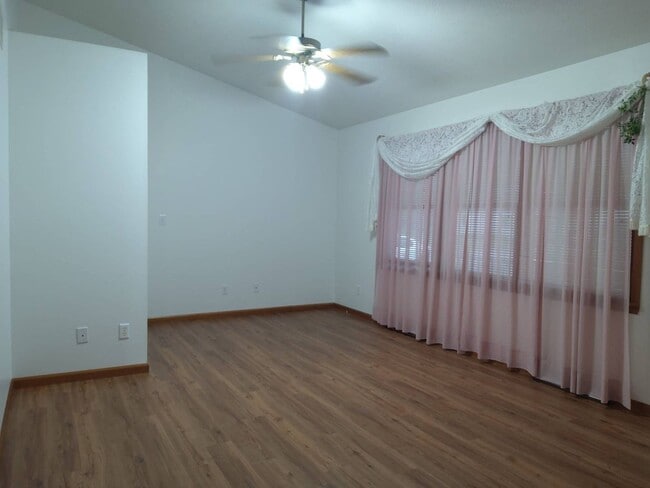 Photo - 3 Bedroom 2 Bathroom Home in Goshen!