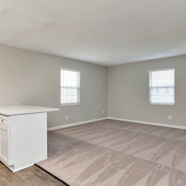 Building Photo - Arbor Creek Rental