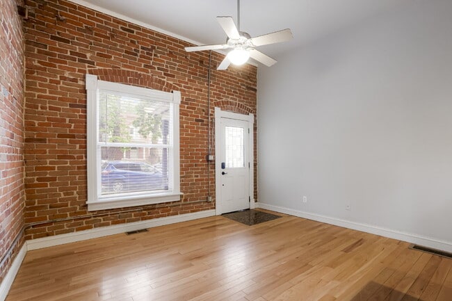 2446 W 33rd Ave