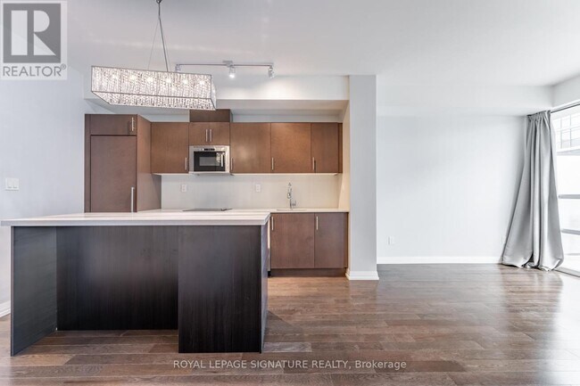 Photo - 460 Adelaide St E Unit 1802