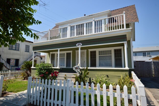 Long Beach Craftsman 3 Bedroom Home - Long Beach Craftsman 3 Bedroom Home