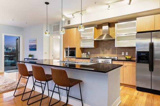 Photo - Gorgeous condo with city views