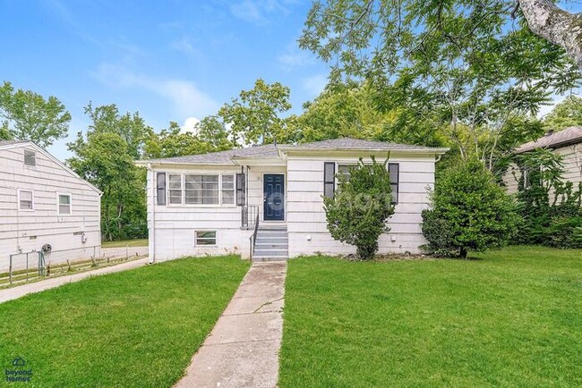 Building Photo - Ready to love where you live? 3 Bed 1 Bath Home Ready for You!