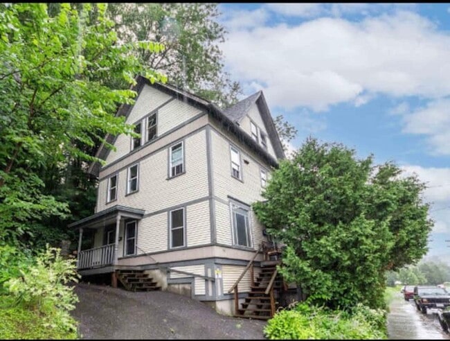 Exterior - 156-2 Barre St Unit Apt. 2
