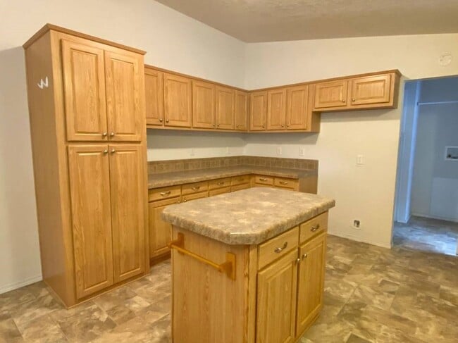 230 Oak Leaf Ln