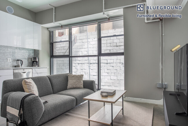 Building Photo - 354 S Spring St Rental