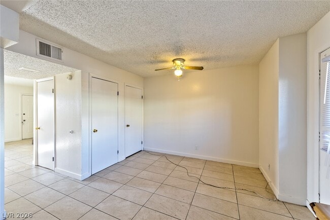 Photo - 7030 Burcot Ave Unidad K113
