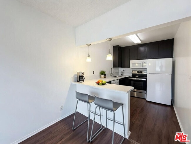 1137 W 36th Pl Unit 3