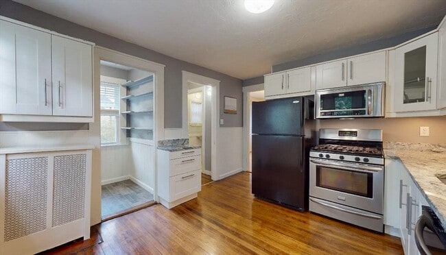 54 Beeching St