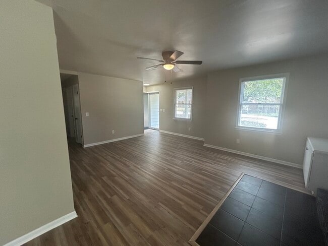 Photo - 19 Woodpond Ct