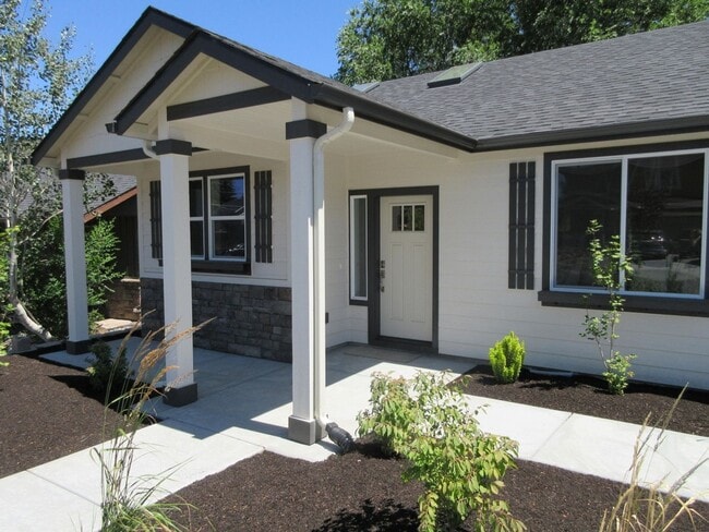 Photo - 2856 Huettl Ln