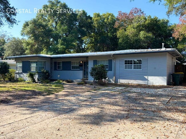 Photo - 32 Bay Dr NE