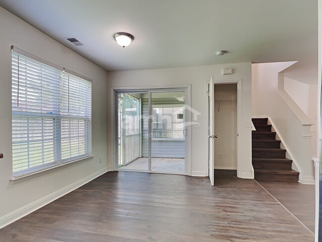 Photo - 122 Towering Pine Dr