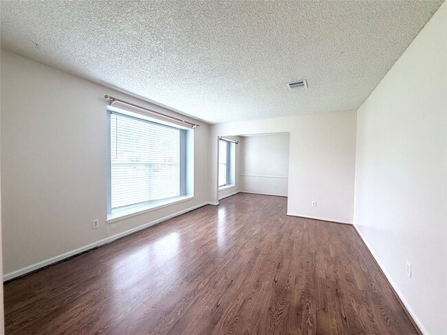 Photo - 7303 Shiner Ln