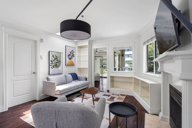 Building Photo - 1126 W 11th Ave Unit ID1051812P