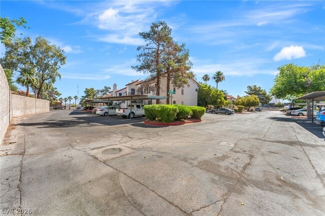 Building Photo - 3602 Gaylord Dr Unit 155