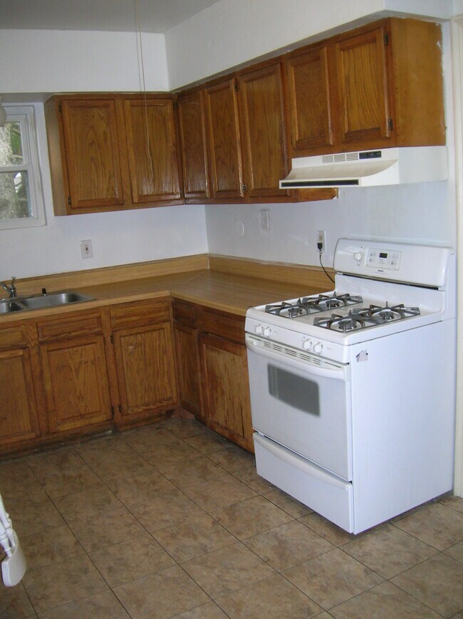 Photo - 128 Hawley St Unit 2
