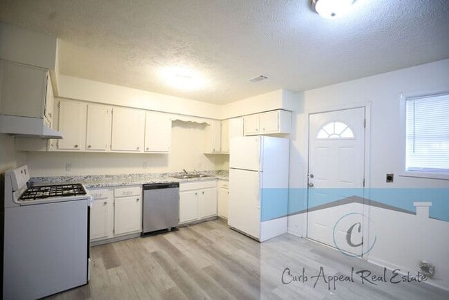 Photo - 2 bed, 1.5 bath apartment - $775 - HUD acc...