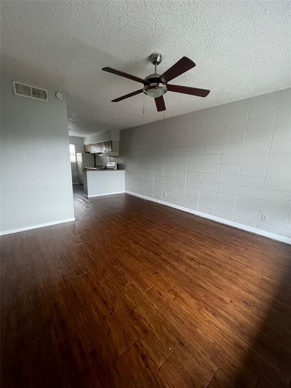 Photo - 311 E 31st St Unidad 307A