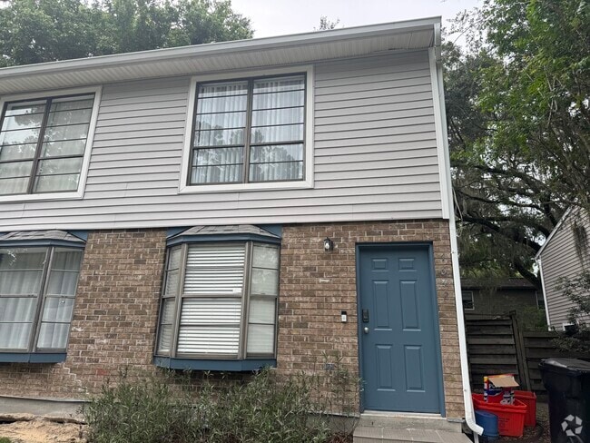 Building Photo - 4642 SW 45th Ln Rental
