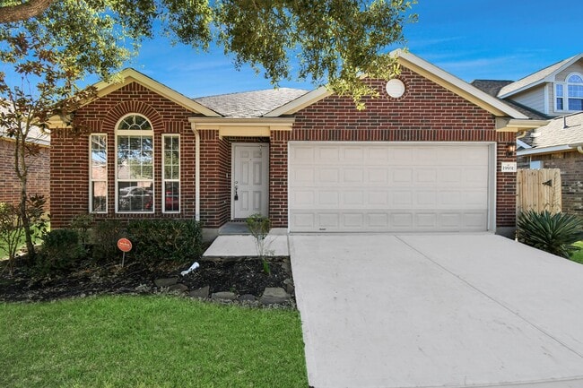 Photo - 19931 Roycroft Ln