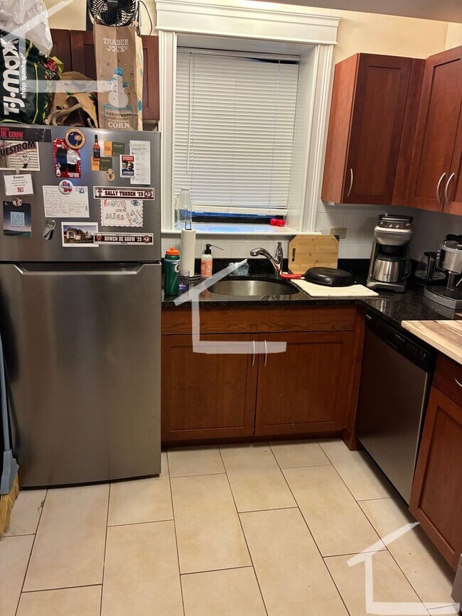 Photo - Nicely renovated 1 bed unit near the Green Line