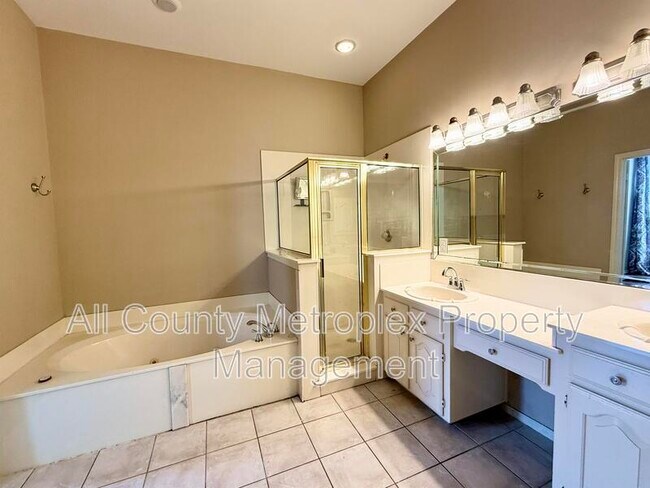 Photo - 8902 Bayshore Ln