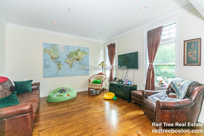 Photo - 1803 Beacon St