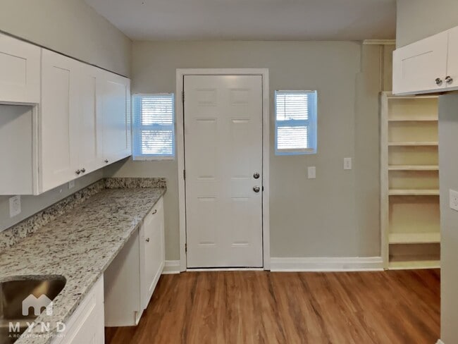 Photo - 3914 Kerwood Ave