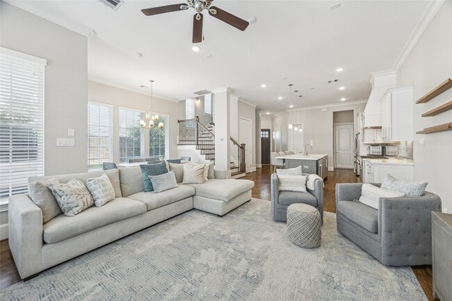 Photo - 921 Dunleigh Meadows Ln