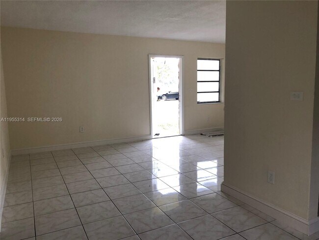 Photo - 2450 NE 188th St Unit 2456