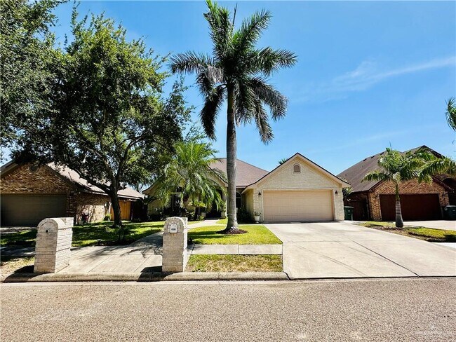 35 San Roman St