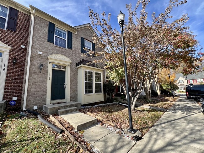 Photo - 1121 Wilberforce Ct Townhome