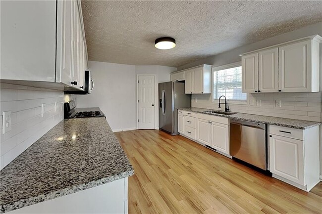 Photo - 778 Summer Dr NW