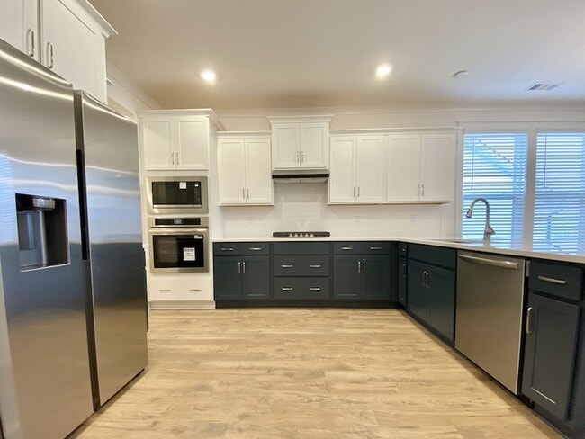 Photo - 647 Conifer Dr